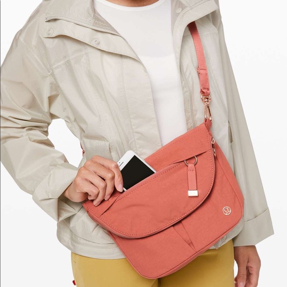 {lululemon} All Night Festival Bag 5L - Picture 3 of 7